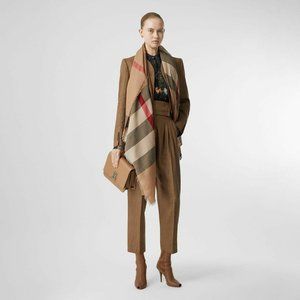 New BURBERRY Lightweight Cashmere Scarf Large